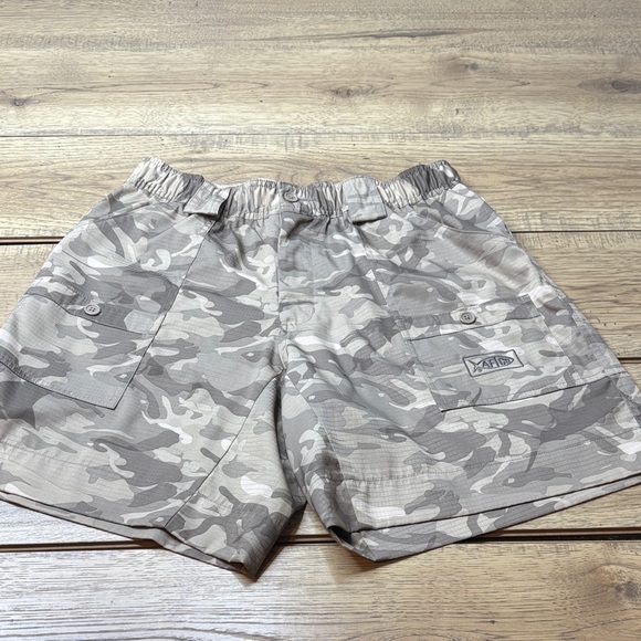 AFTCO Other - Men's AFTCO  Camouflage Cargo Shorts Size 32